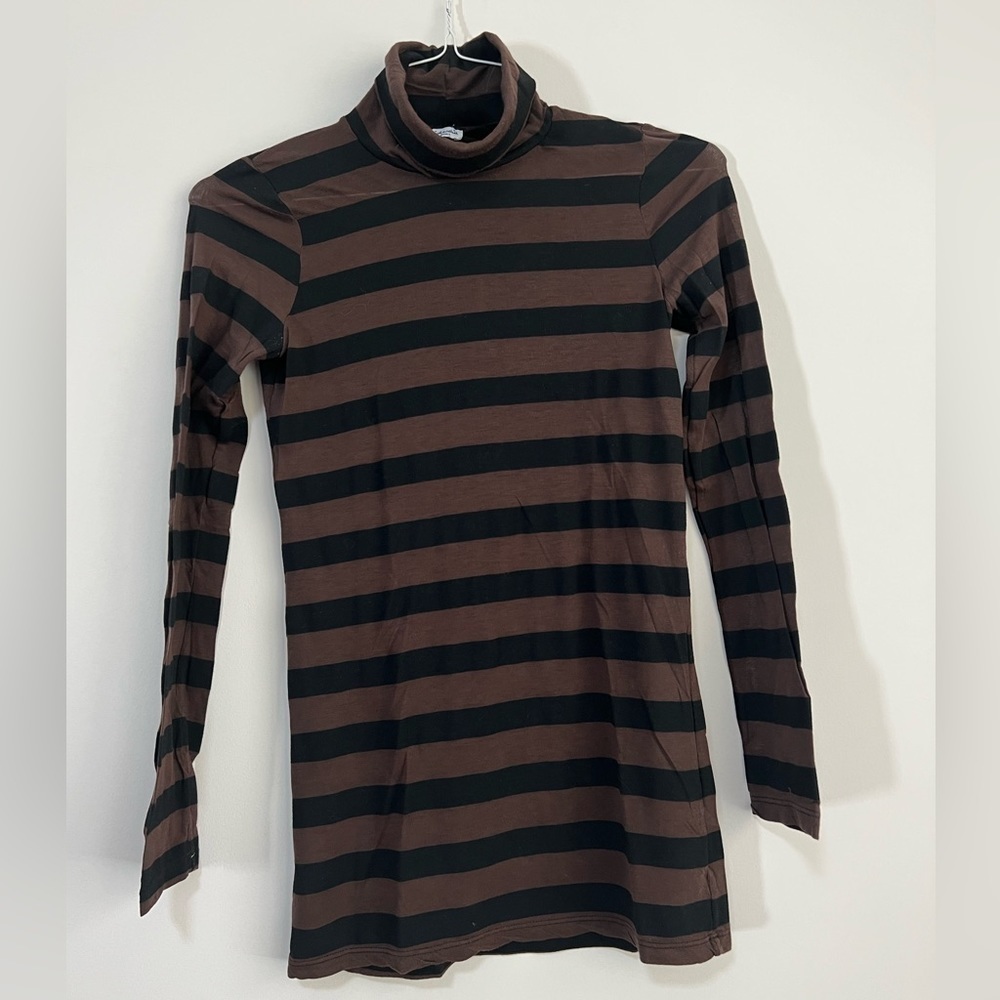 Splendid Turtle Neck. Excellent Condition.